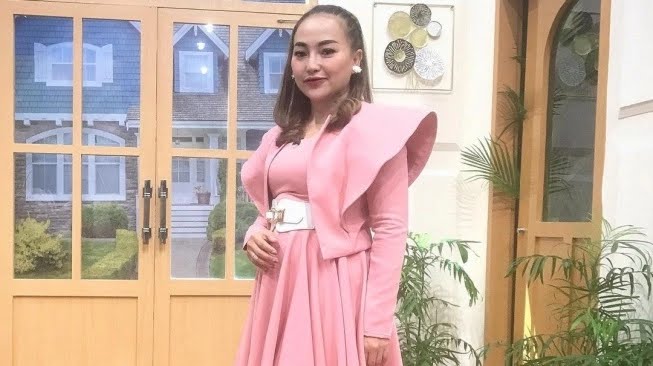 Irfan Hakim Kenang Profesionalisme Mpok Alpa Saat Syuting di Pantai Meski Menahan Perih