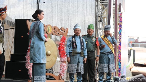 Menpar Widiyanti Resmi Buka Festival Pacu Jalur 2025, Warisan Budaya Kuansing Mendunia