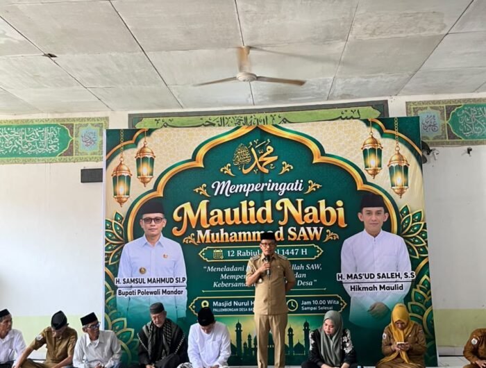 H. Samsul Mahmud Hadiri Maulid di Masjid Nurul Huda Pallembongan, Tegaskan Komitmen Infrastruktur Layak untuk Warga Polman